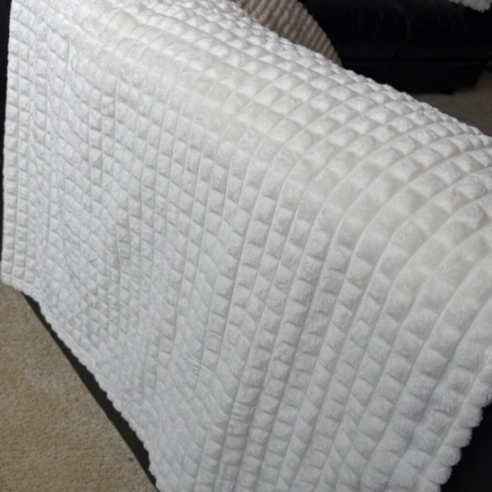 🪷NWOT Bedsure fleece throw blanket 50X60 - Picture 2 of 2